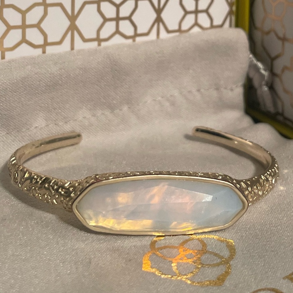 KENDRA SCOTT LAYLA GOLD CUFF BRACELET IN OPALITE ILLUSION